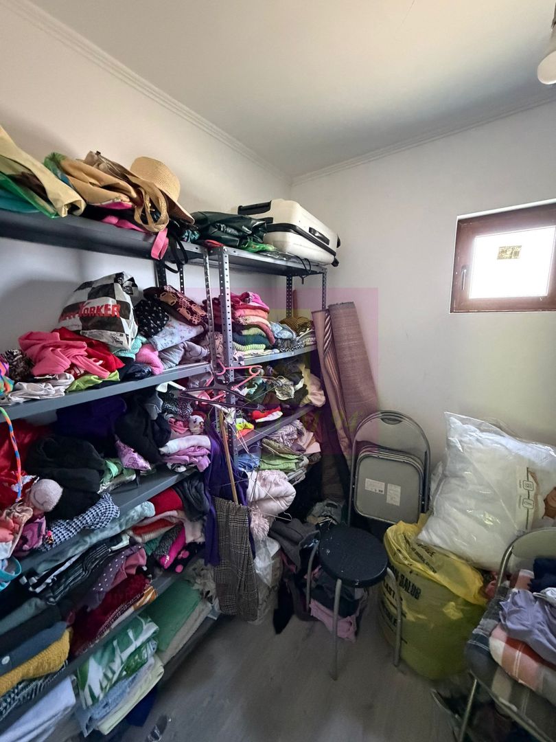 Casa de vanzare cu 4 camere in Comarnic - imaginea 29