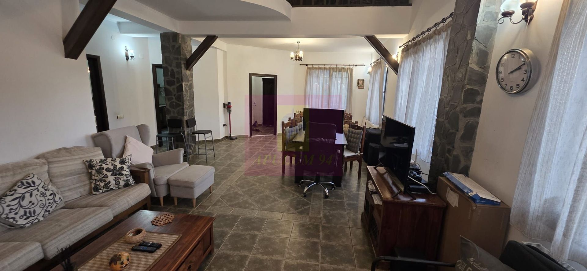 Vila in Sinaia cu parau in curte si view superb - imaginea 5