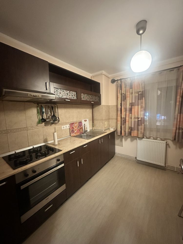 De inchiriat apartament 2 camere Apusului