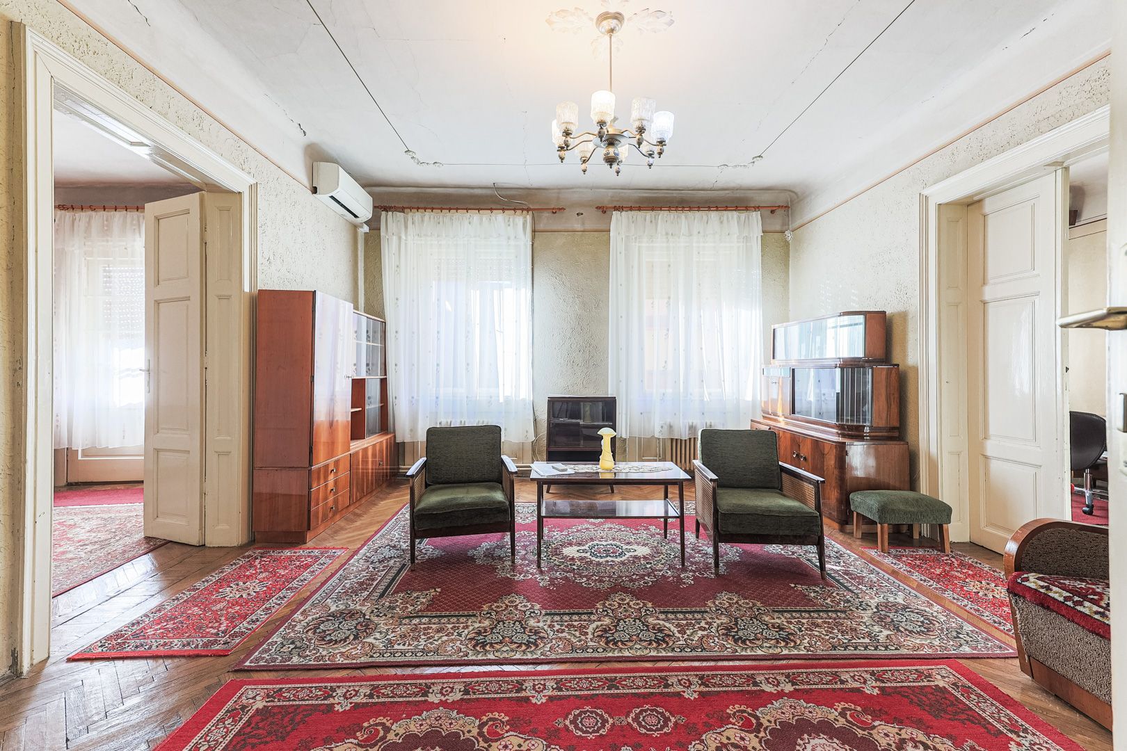 Acasă mare în centrul Aradului! 4 camere - 130 mp utili!