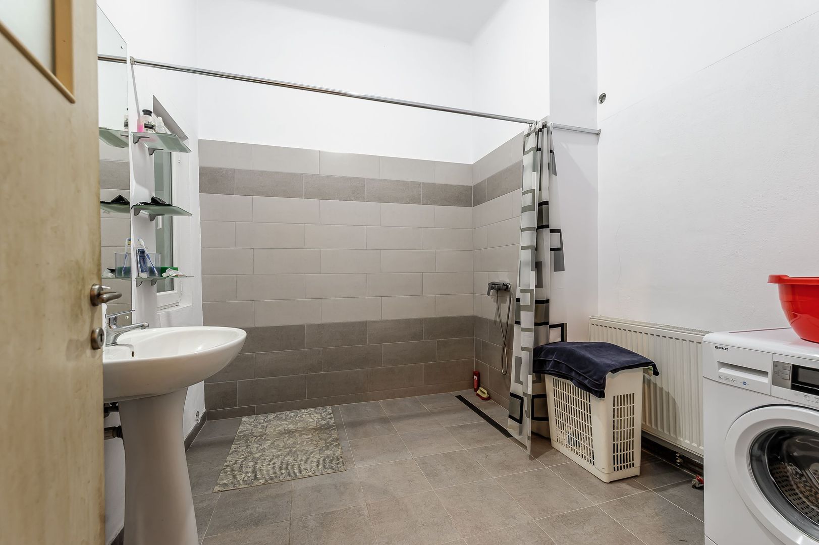 Imagine 8 - Apartament în Piața Catedralei, 93 mp utili.