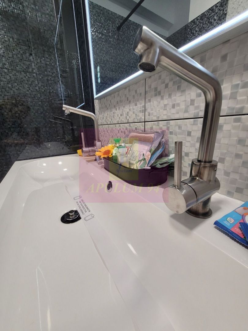 Apartament in prima linie parter cu vedere la mare. - imaginea 6
