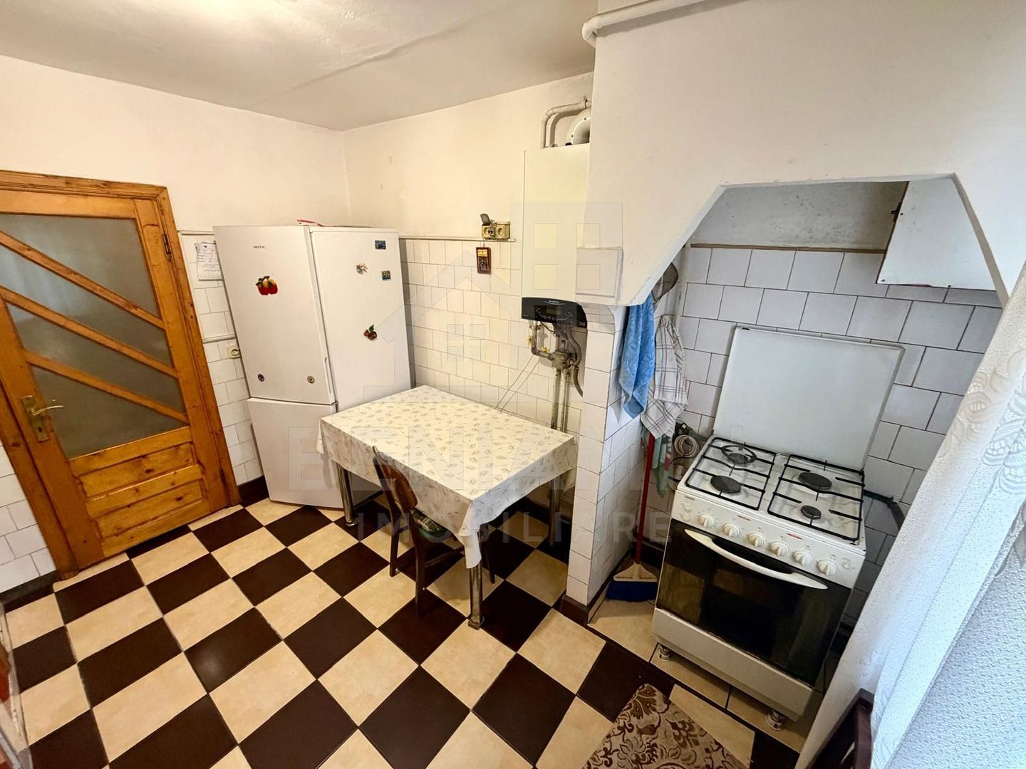 4 camere decomandate - Craiovita Noua - etaj 2 cu 2 bai - bloc 1982 - - imaginea 5