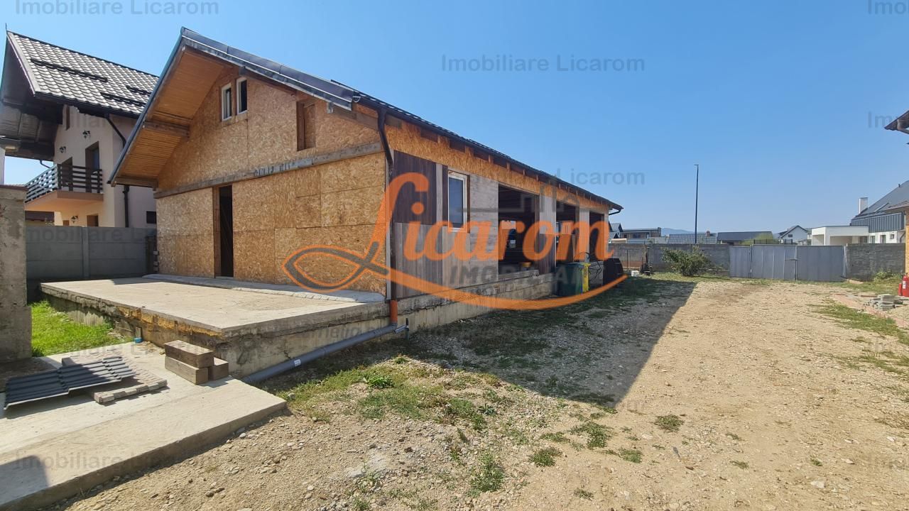 Proprietate in Cristian cu trei constructii+o fundatie,450000euro - imaginea 8