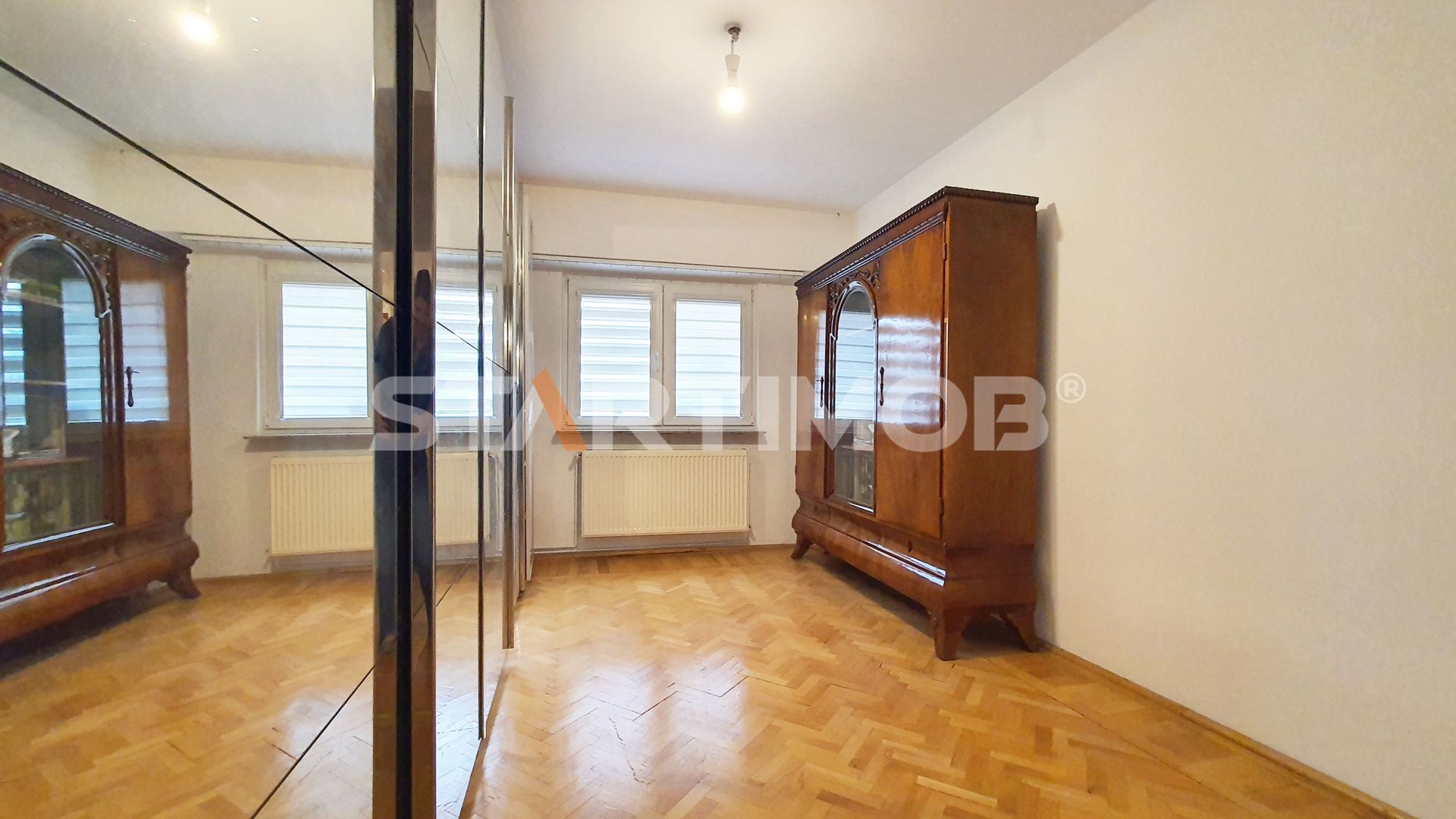 Apartament 3 camere  cu boxa si parcare