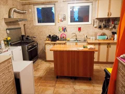 Casă individuală 310mp utili, 8 camere, piscină - imaginea 17