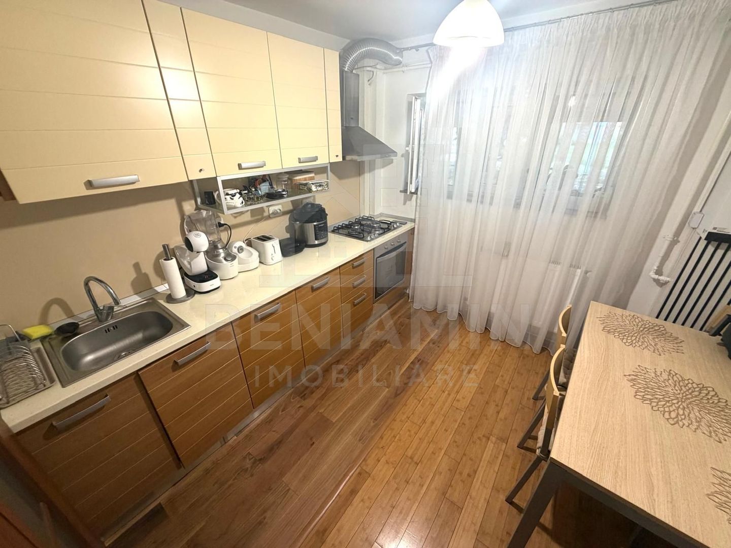 Apartament 3 camere decomandat parter Brazda lui Novac Simplon 67mp - imaginea 3