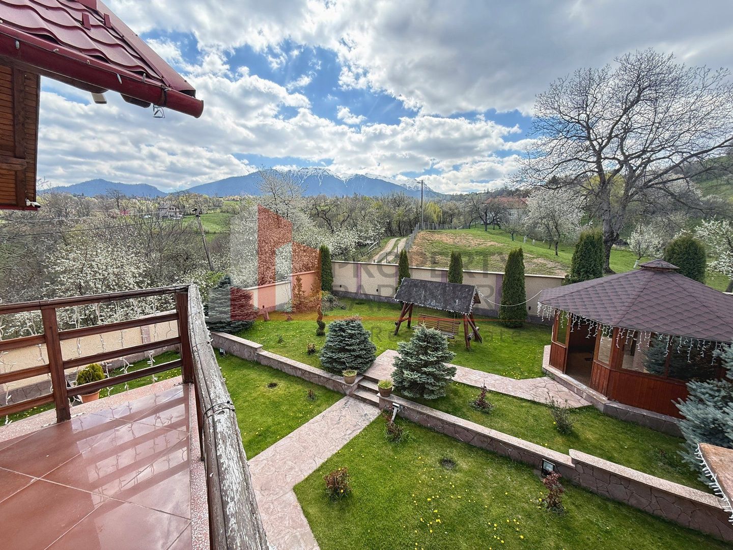 Casă 5 dormitoare + casă de oaspeți, priveliște Piatra Craiului, Sohodol-Bran - imaginea 7