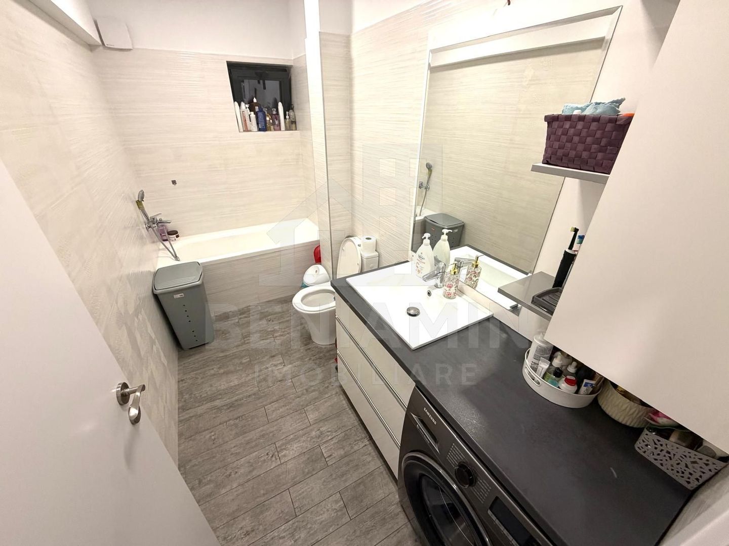 Apartament decomandat deosebit 3 camere 2 bai bloc 2020 cu parcare - imaginea 11
