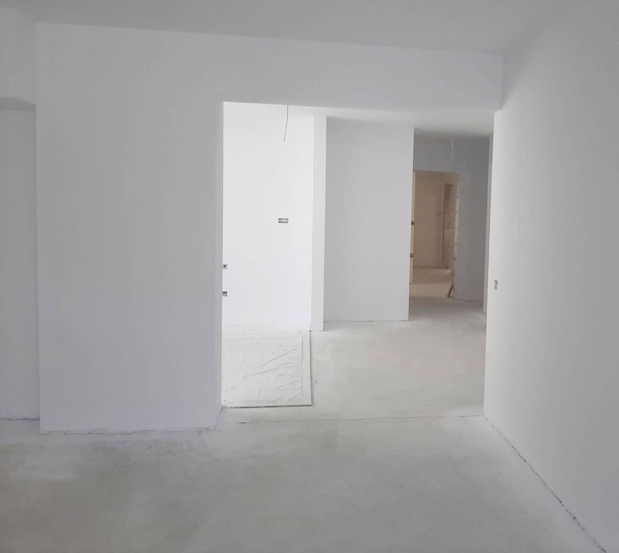 Apartament 3 camere 82 mp + 2 terase de 24 mp zona rezidentiala aerisita - imaginea 7