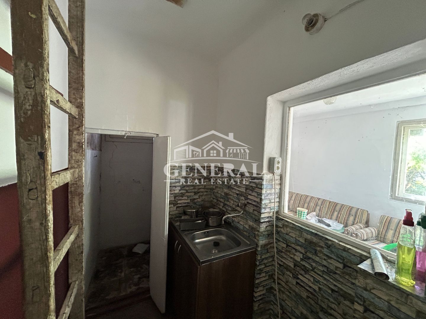 Casa de vanzare in centrul orasului Baia Mare 100m2 casa si 421 teren - imaginea 9