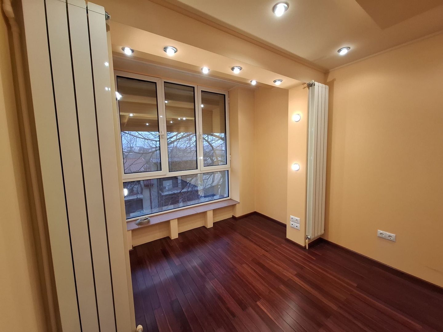 Comision 0 % 3 Camere Metrou  Renovat  Total  L341