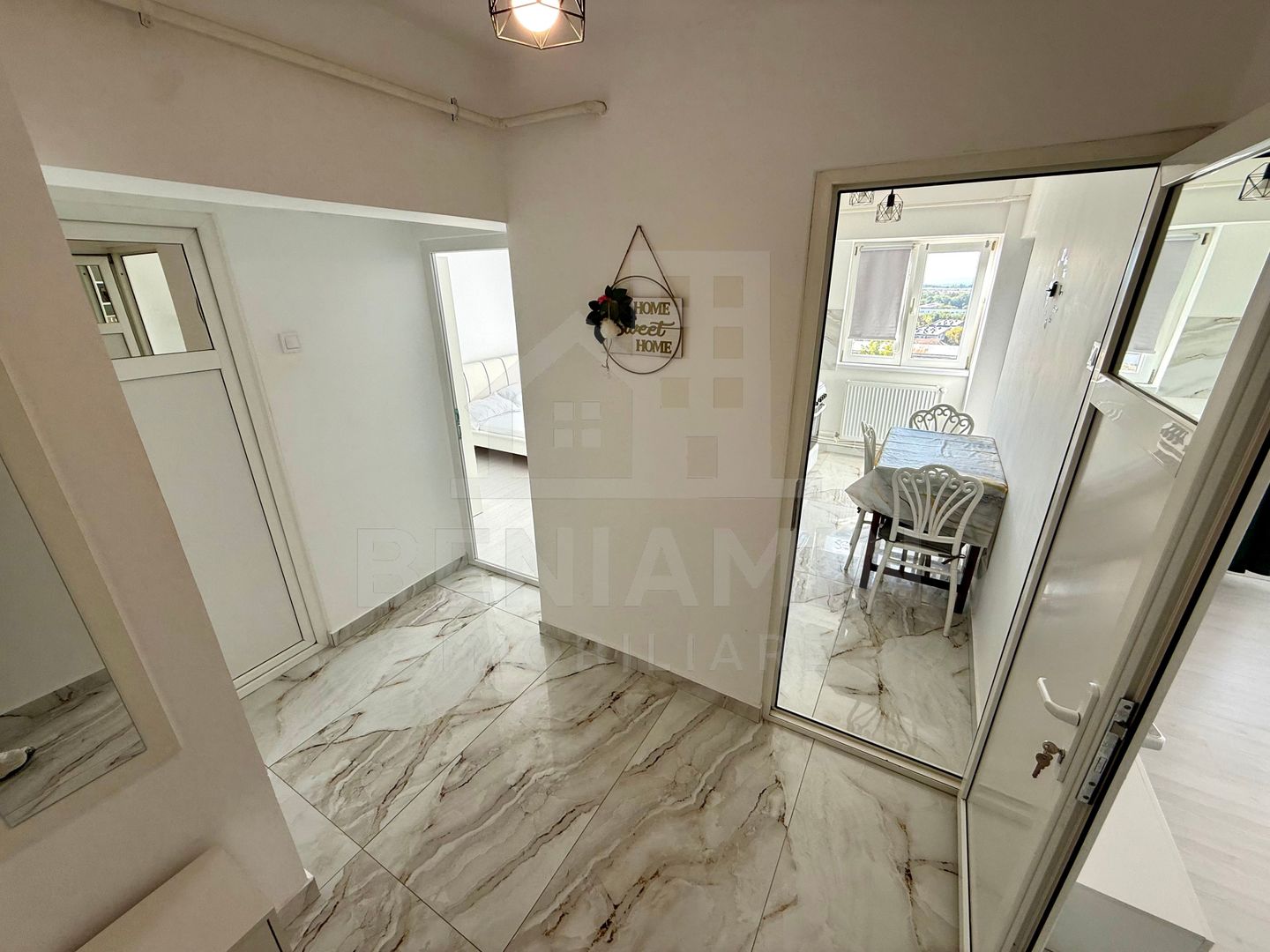 2 decomandate - centrala proprie - AC - mobilat - utilat - Rovine - imaginea 7