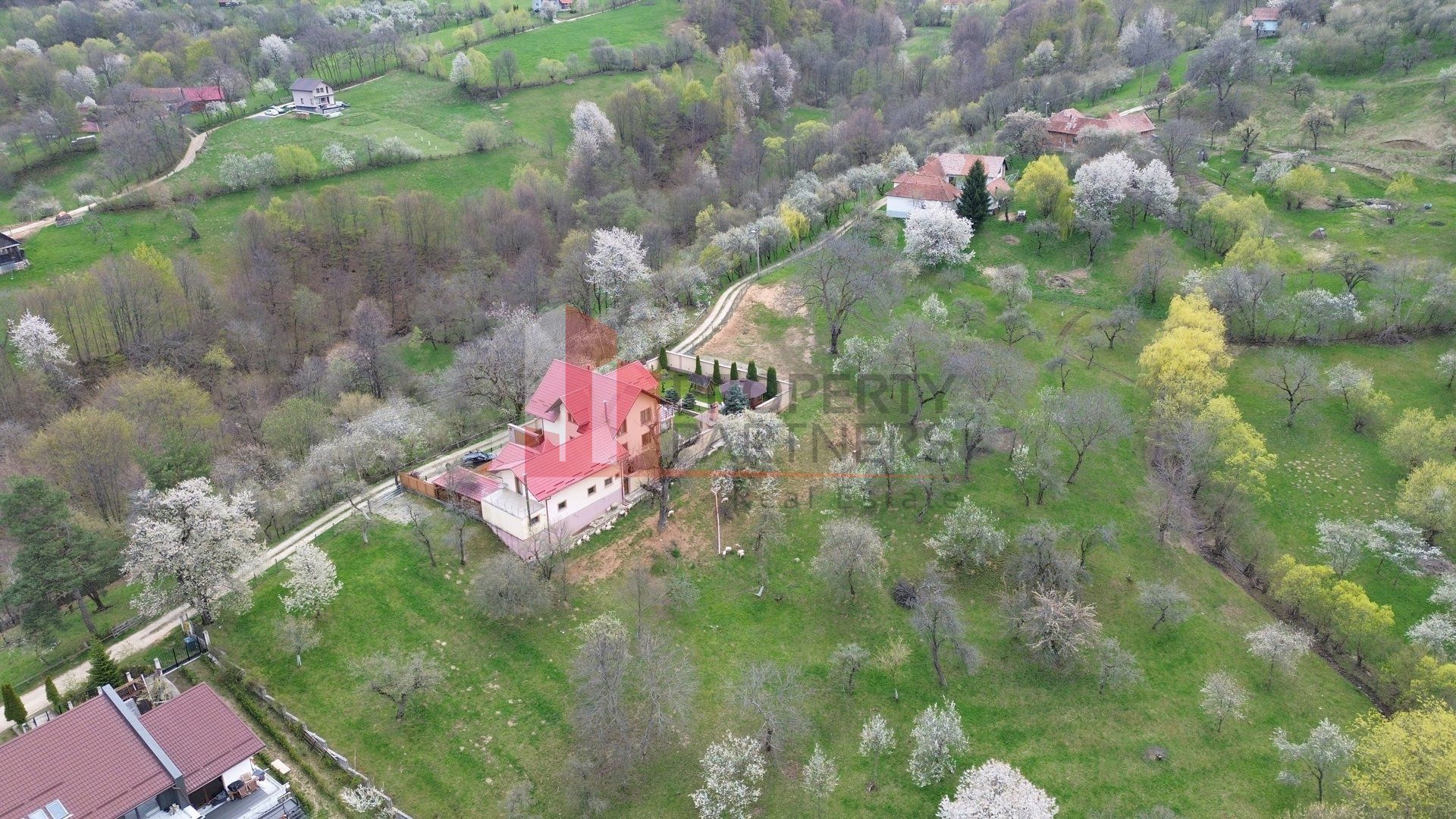 Casă 5 dormitoare + casă de oaspeți, priveliște Piatra Craiului, Sohodol-Bran - imaginea 46