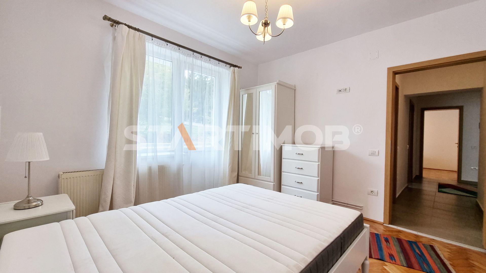 Apartament 3 camere cu parcare si boxa Central