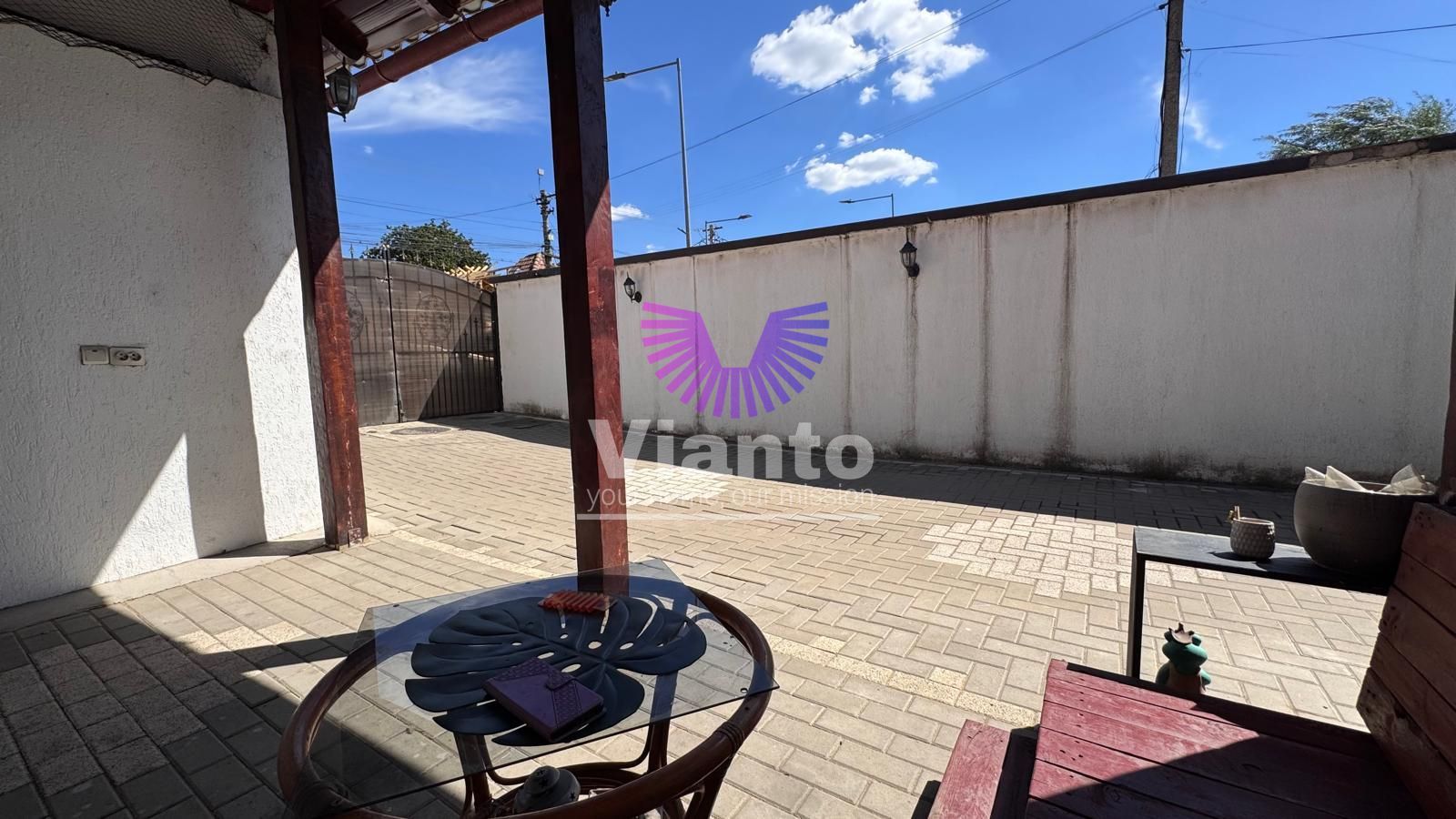 Casa Individuala de Inchiriat 5 Camere - Curte cu Zona de Barbeque-Gusterita
