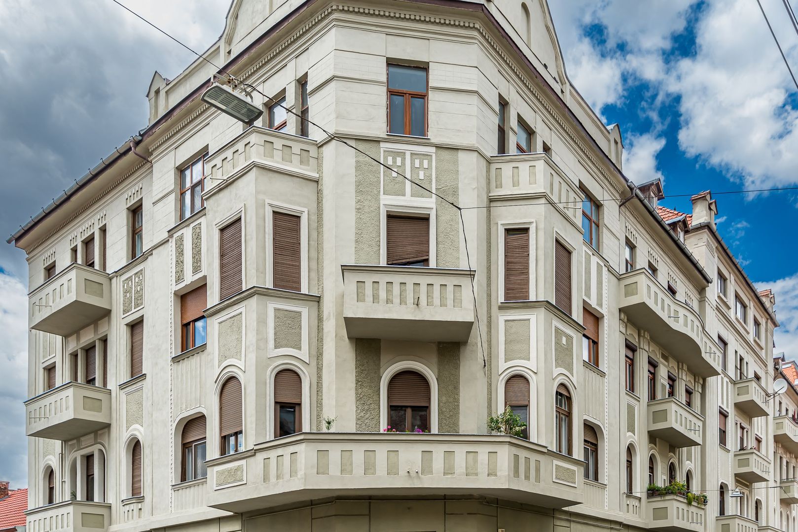 Imagine 13 - Apartament ultracentral cu 4 camere decomandat, etaj intermediar