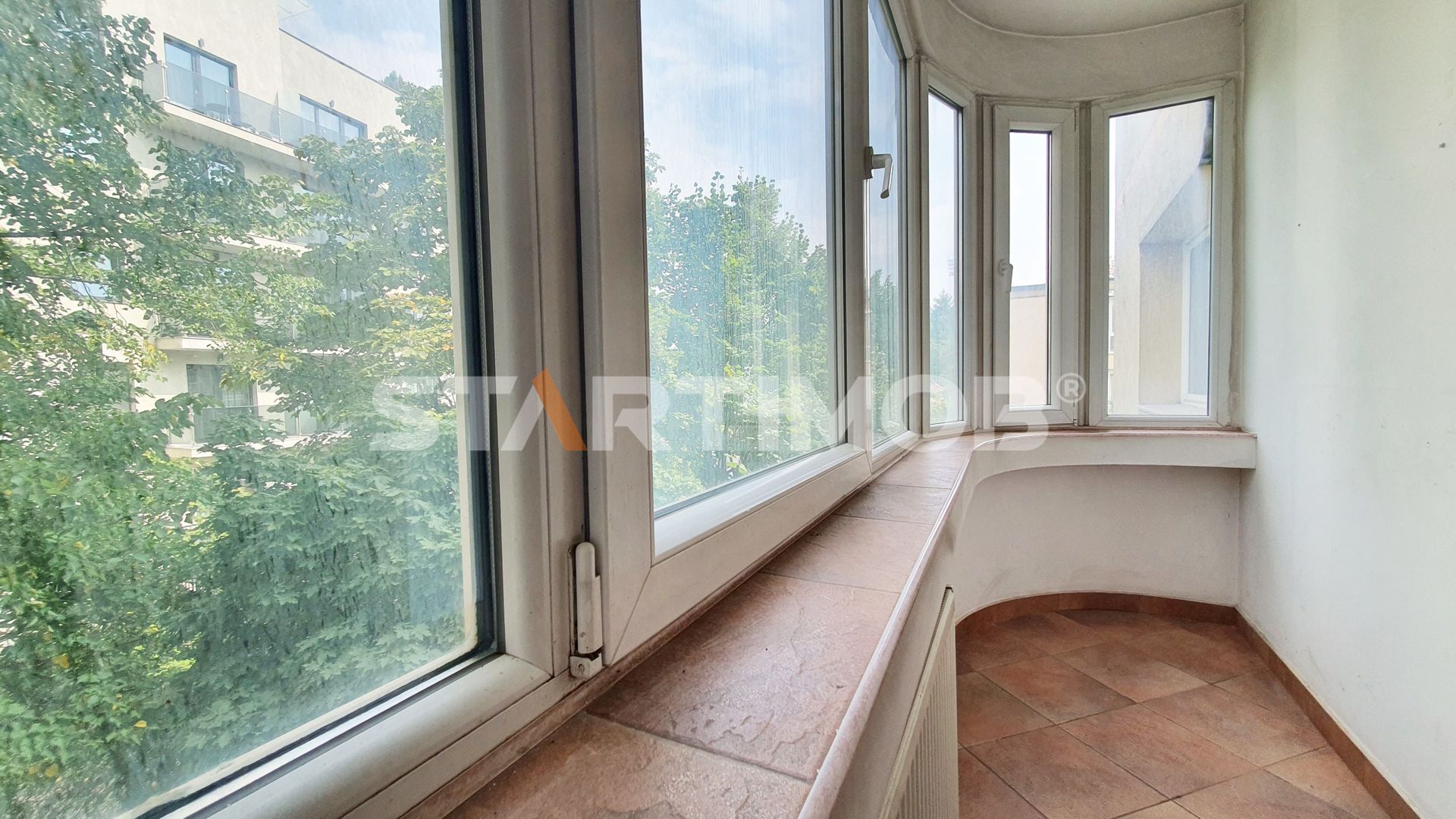 Apartament 3 camere  cu boxa si parcare