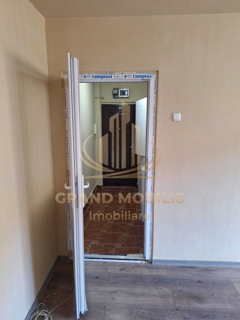 Apartament 2 camere recent renovat – Zona Calea Șagului - imaginea 8