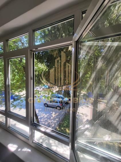 Apartament 4 camere , decomandat,  renovat,centrala proprie, - imaginea 13