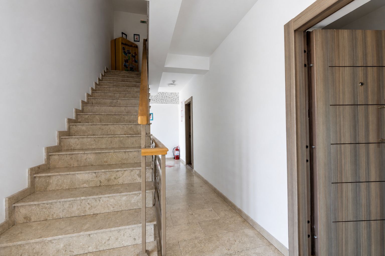 Sector 1 cladire de birouri 800 mp de inchiriat - imaginea 25