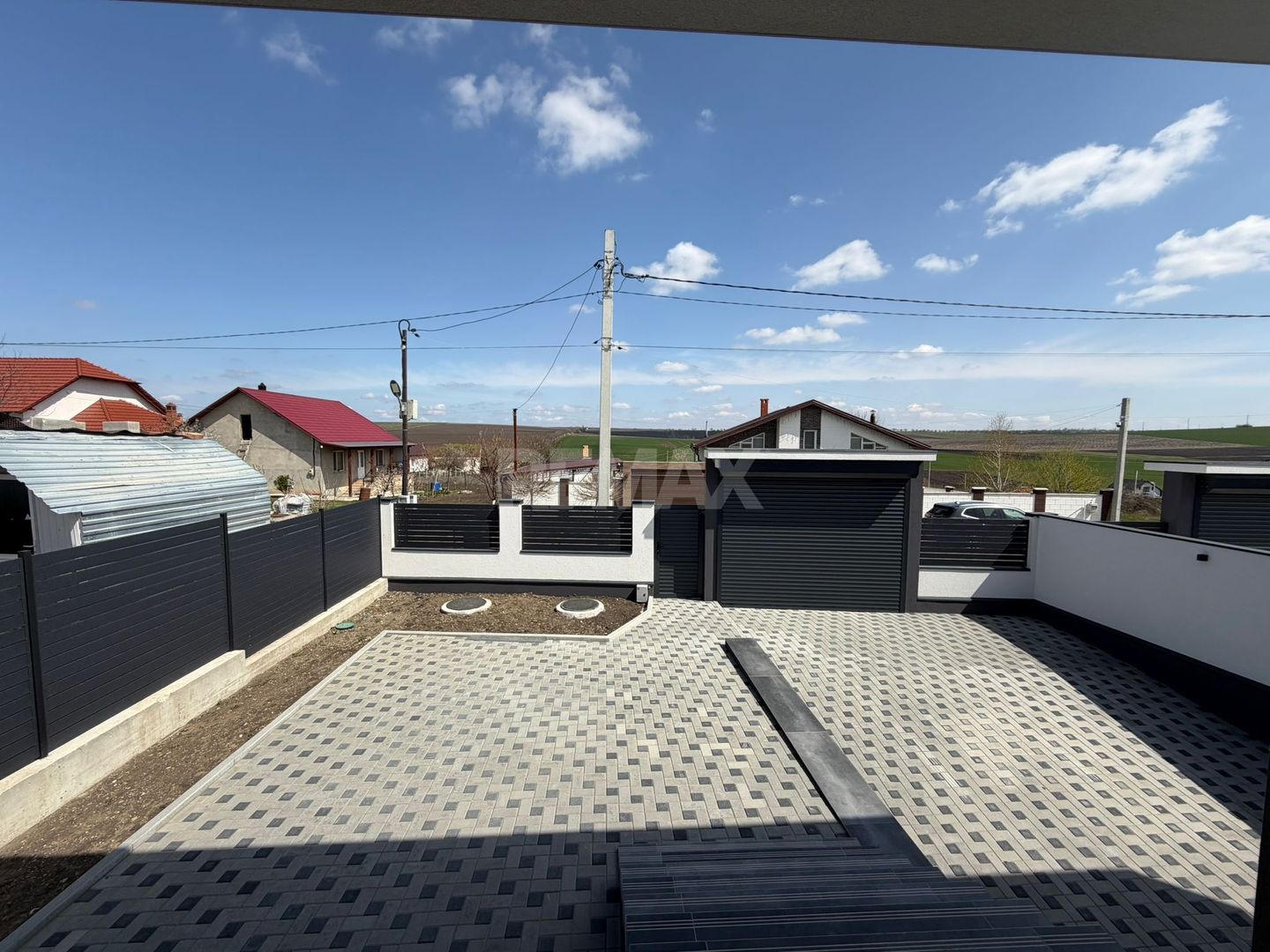 Duplex Hi-Tech Pașcani, 230 m2 - imaginea 3