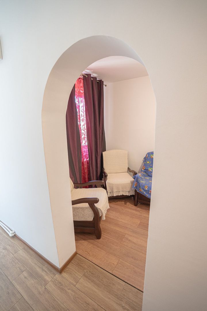 Casă 3 camere, 368mp teren, supr. utila 90mp, pe str. Focșa din Tecuci - imaginea 12