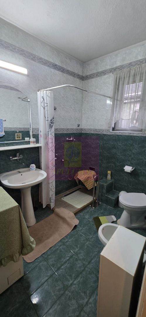 Vila de vanzare cu 6 camere si teren de 5116 mp in Cornu, Prahova - imaginea 26