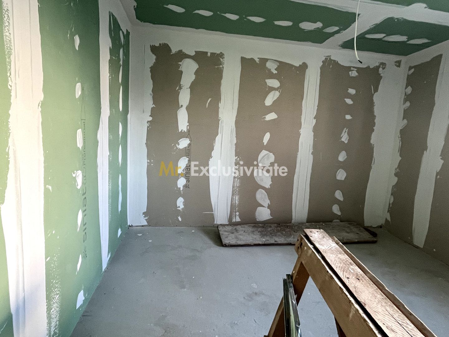 Casa la gri, 7 camere, 2 bai - imaginea 3