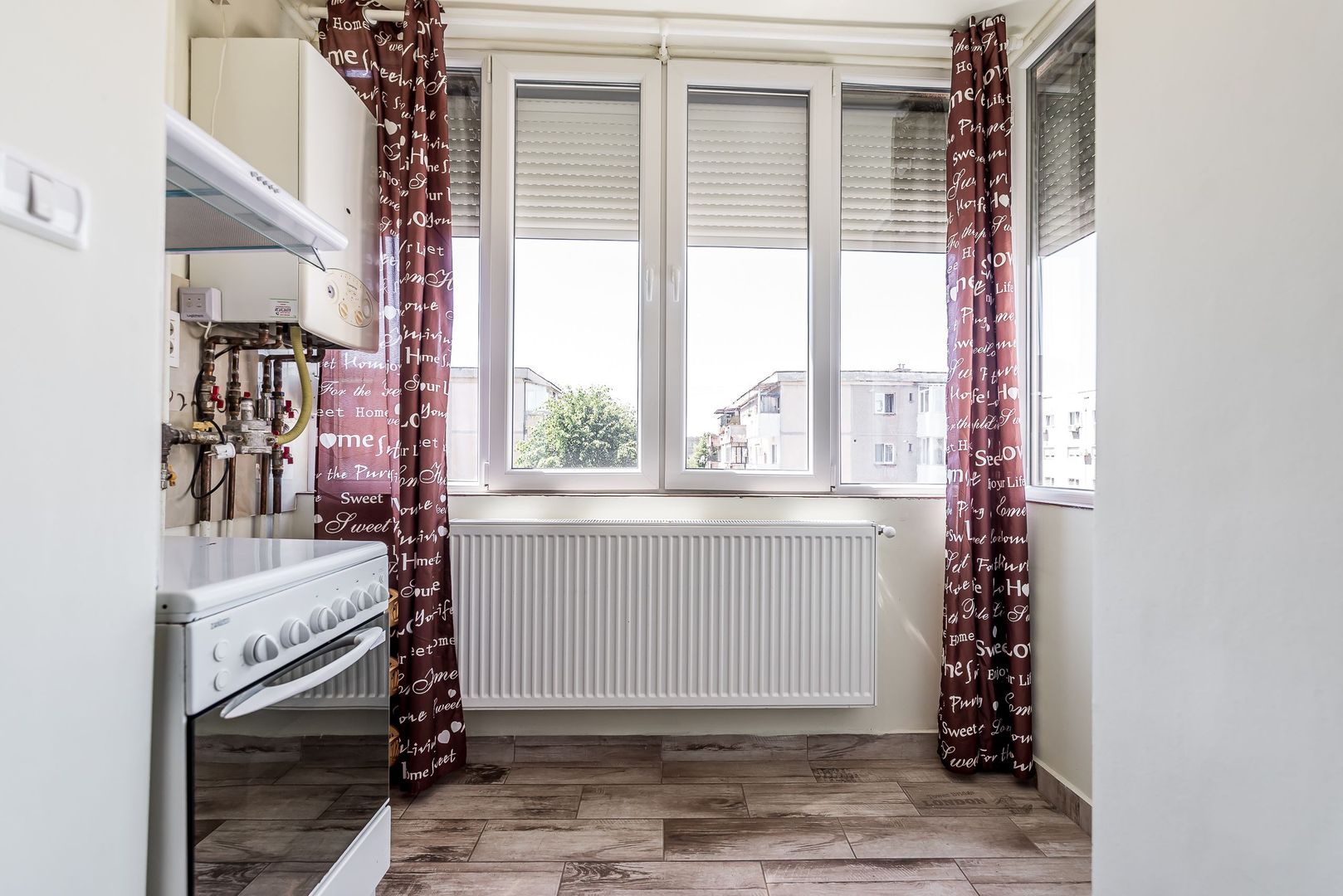 Imagine 5 - REZERVAT! Ap 2 camere, renovat, 2 balcoane. Cartier Alfa Arad