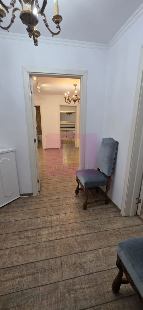 Apartament cu 2 camere, spatiu comercial – Campina, central - imaginea 7