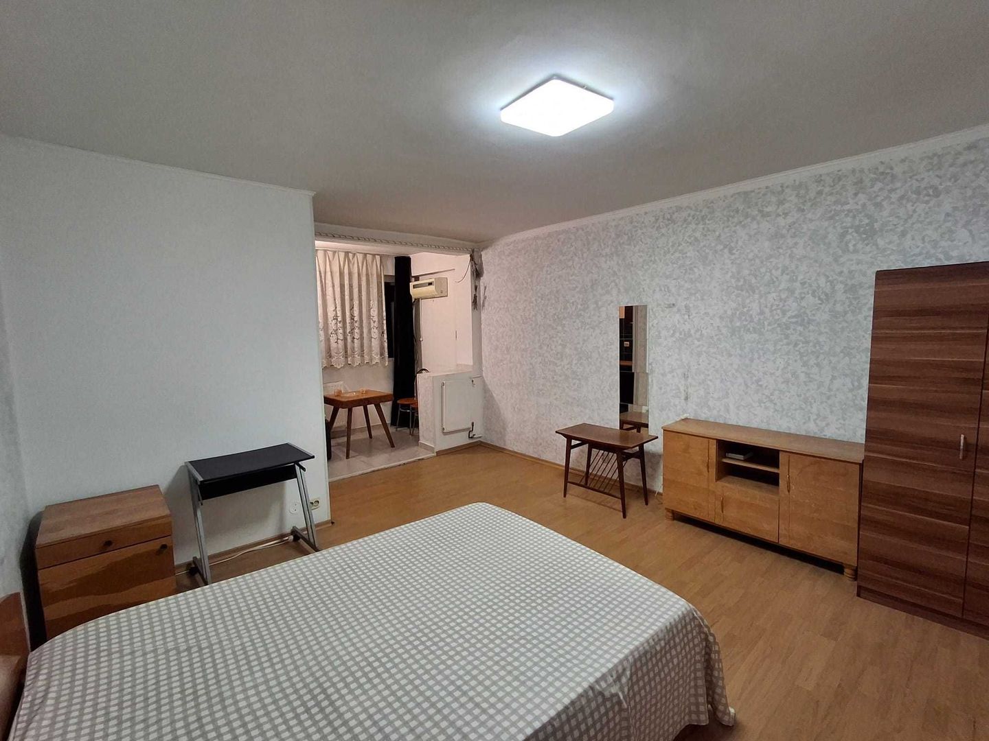Garsoniera, str. Sibiu, Drumul Taberei-Favorit, sector 6