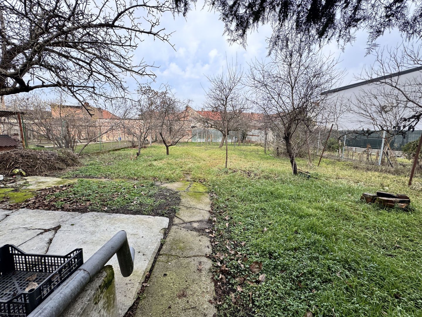 Imagine 15 - VILĂ INTERBELICĂ CU TEREN GENEROS ȘI SPAȚIU COMERCIAL . VÂRFUL CU DOR