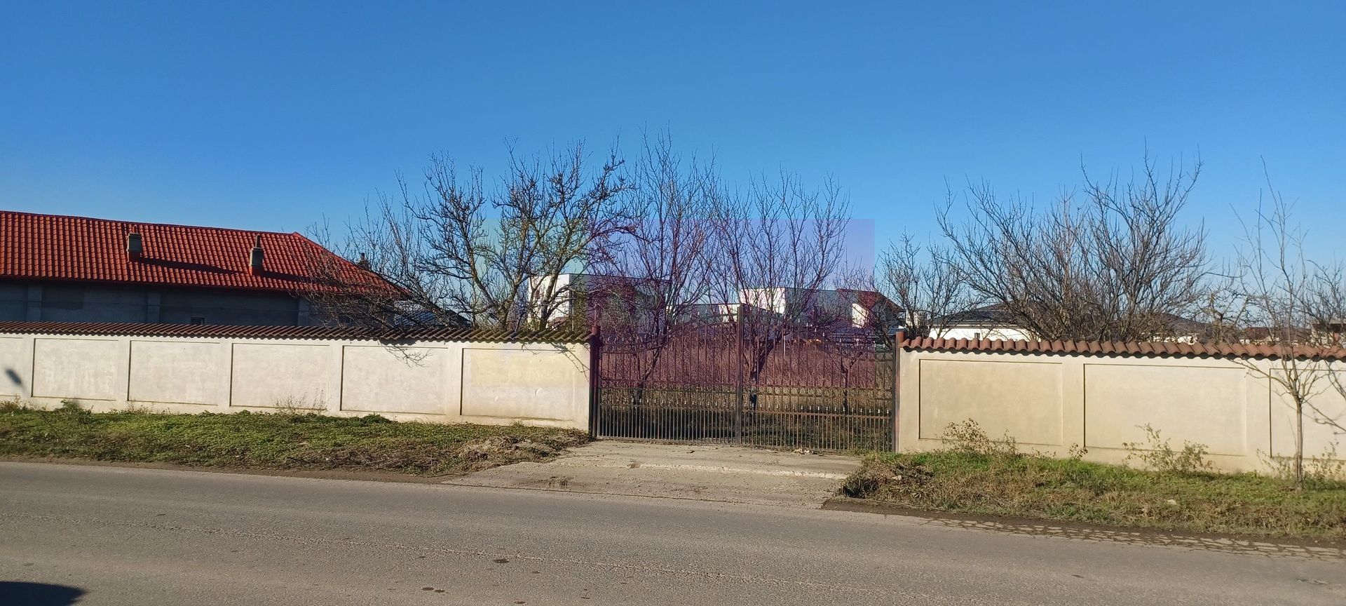 Săbăreni, teren construibil 2040 mp, stradal cu utilităti