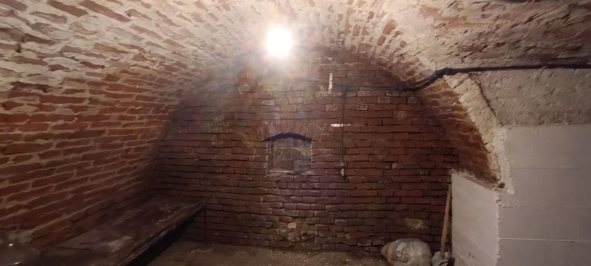 Casă spațioasă cu 4 camere , curte și teren generos în Mașloc - imaginea 21