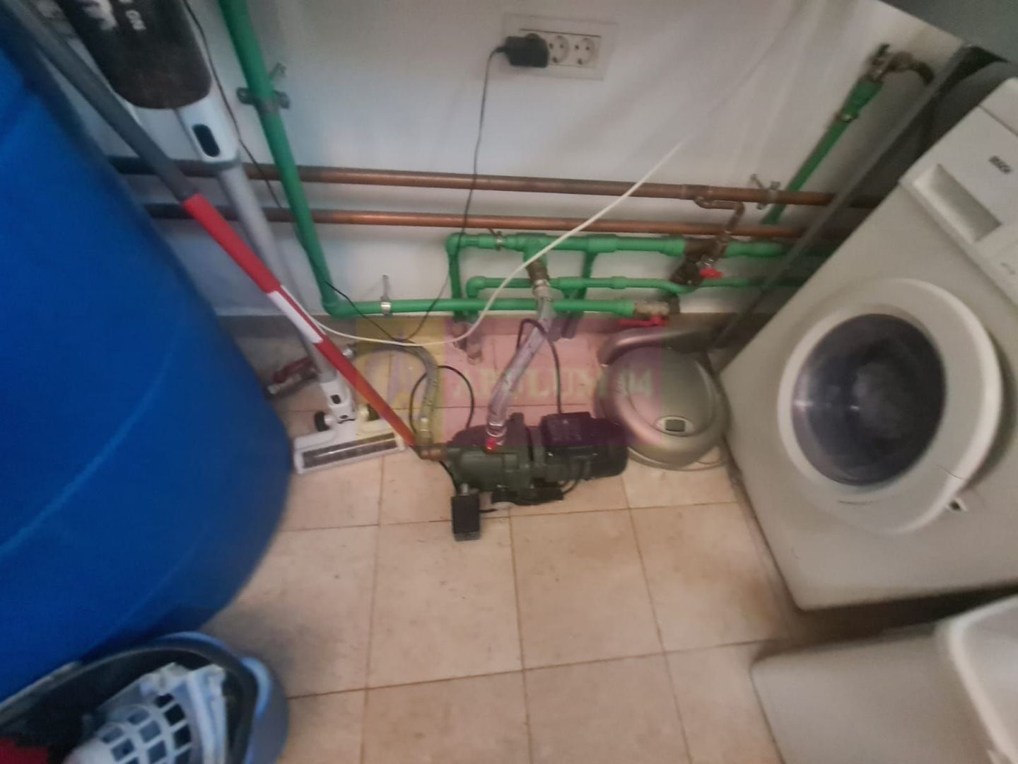 Vila de vanzare cu 6 camere in Cornu (teren 6.600 mp)