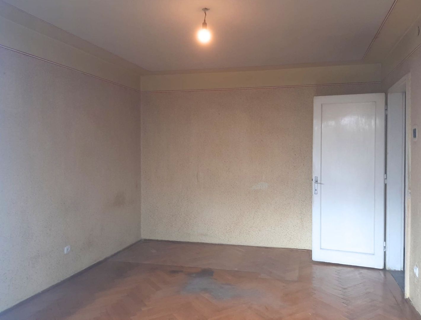 Apartament 2 camere 89000 EUR etaj intermediar foarte aproape de piata Astra - imaginea 7
