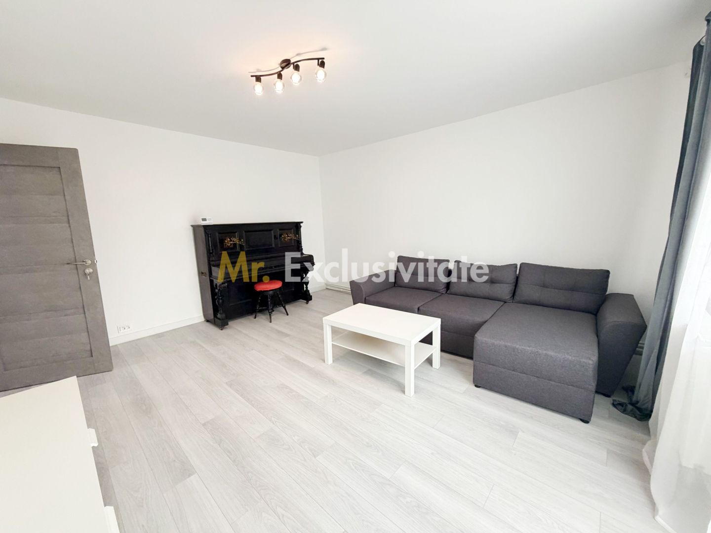Inchiriere Apartament 3 camere decomandat Trivale - imaginea 2