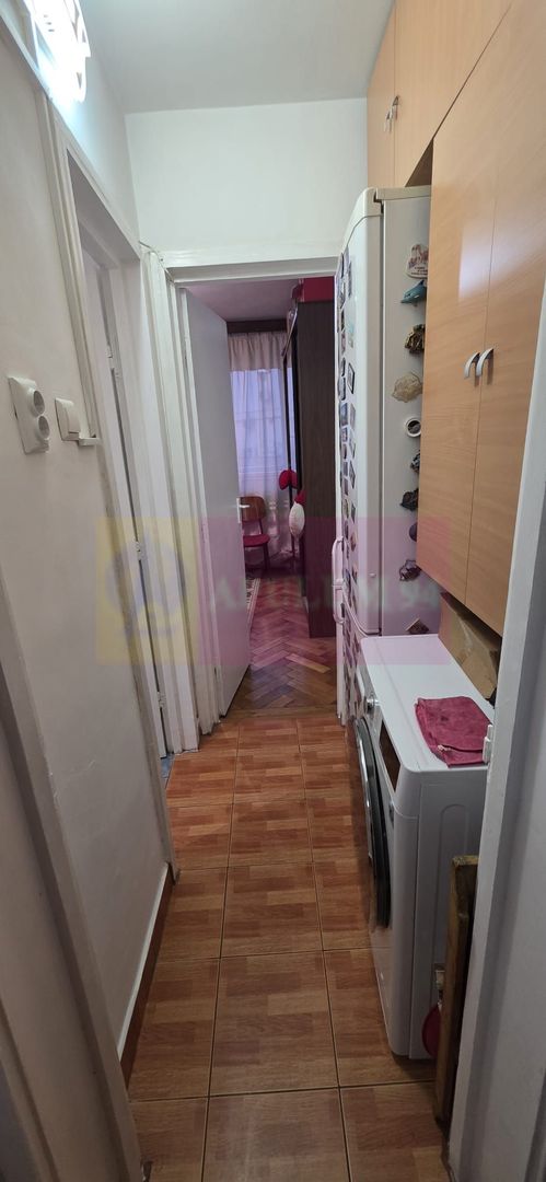 Apartament cu 3 camere de vanzare in Campina
