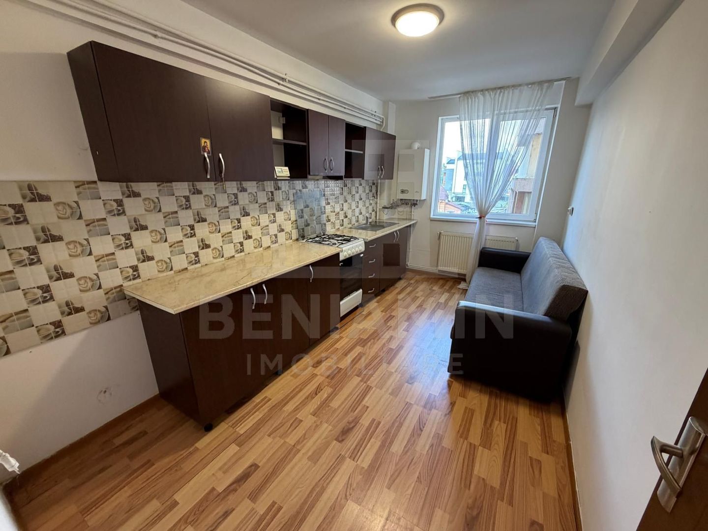 Garsoniera-Decomandata-40mp-Etaj 2-CT-Bloc Nou-Calea Severinului - imaginea 5