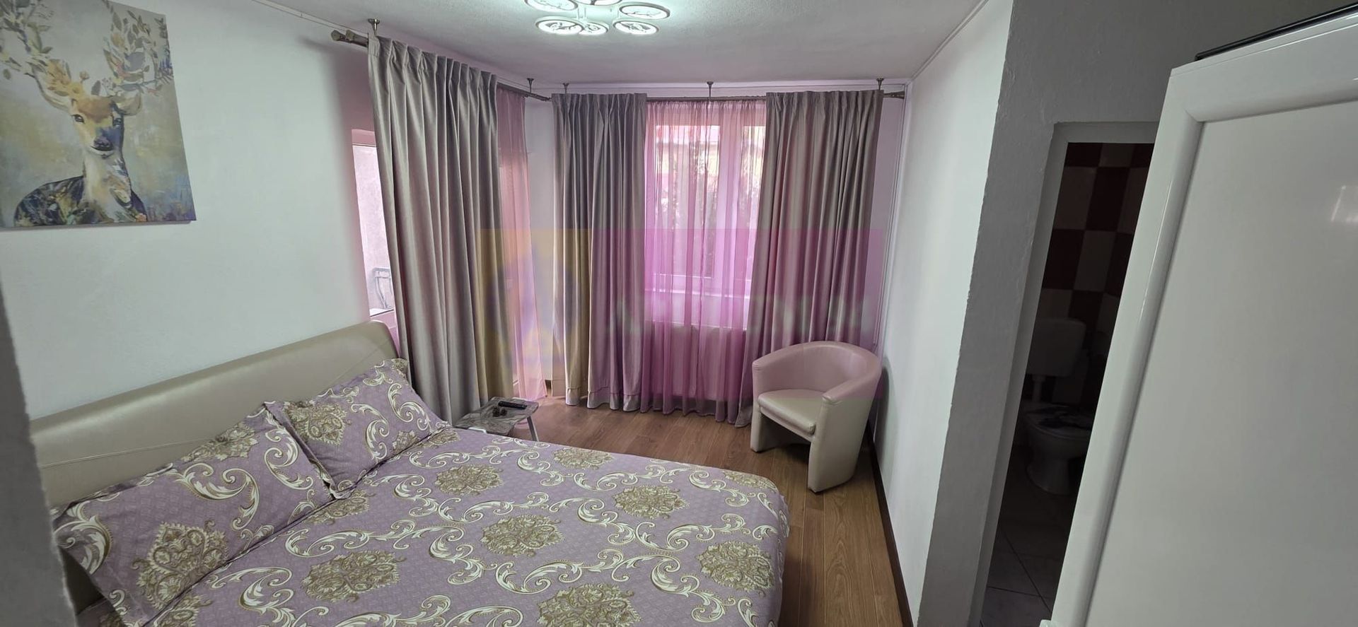 Vila de vânzare cu 8 camere și garj in Busteni