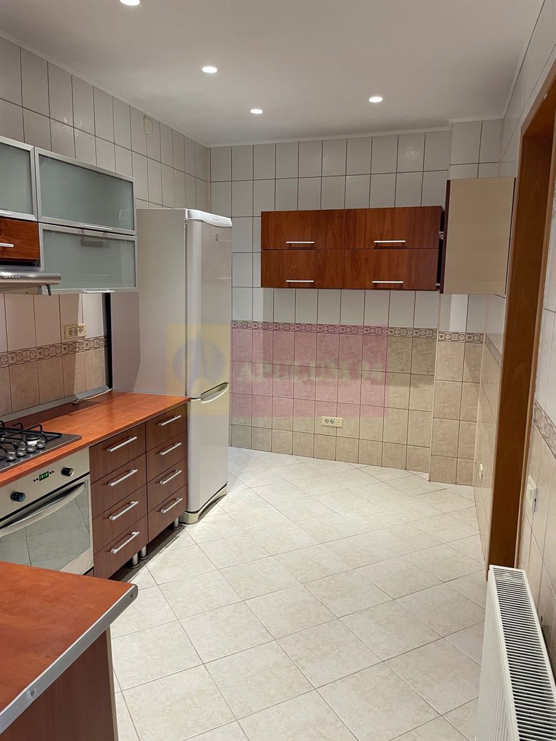 Casǎ de închiriat | MALL VITAN | 100 MP + Curte 40 MP