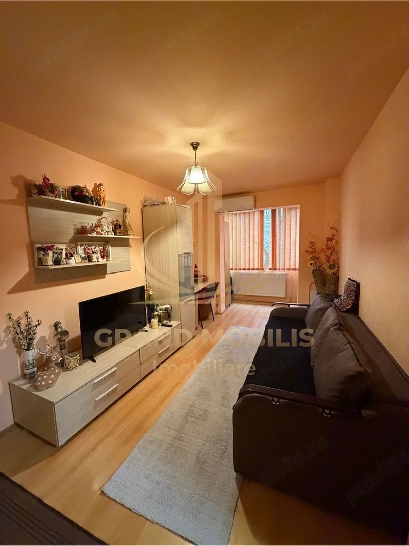 Apartament 3 camere, 50 mp utili + balcon 4 mp, etaj 3, Calea Șagului