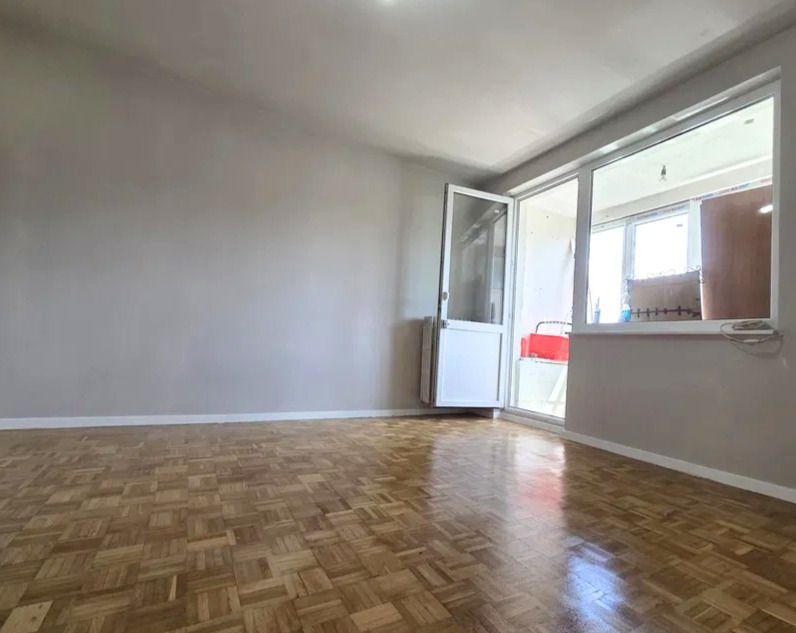 Vedere Panoramică spre Munți 2 Camere Sud Etaj 7/8 zona Garii Victoriei - imaginea 3