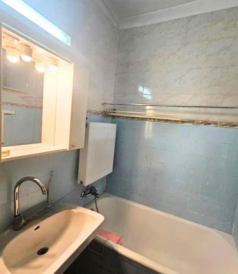 UN APARTAMENT PENTRU CEI CARE S-AU SĂTURAT DE SPAȚII ÎNGHESUITE - imaginea 4