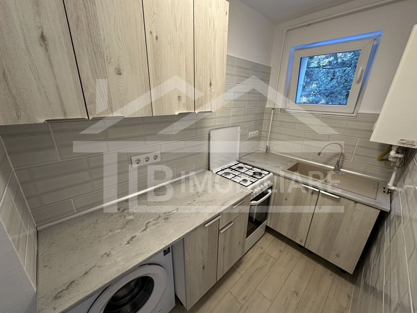 Apartament cu 2 camere, 40mp, Zona Semi-Central - imaginea 3
