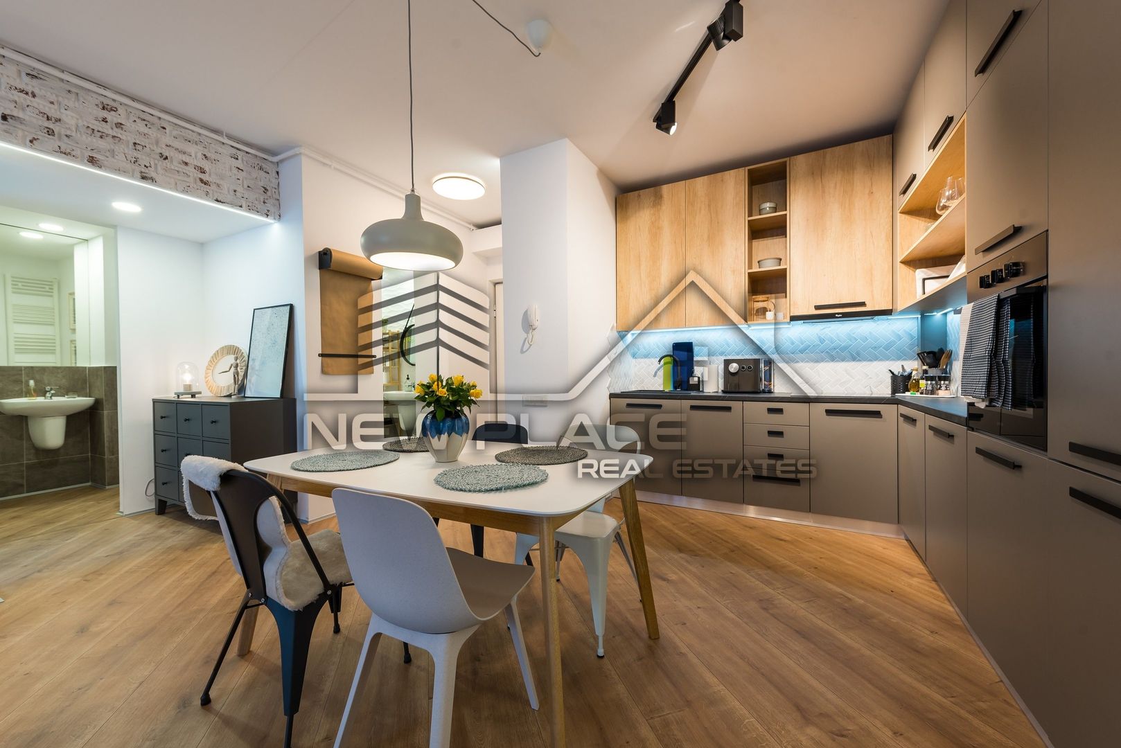 [VIDEO] 4City North | Apt exclusivist | Vedere curtea interioara | Lux - imaginea 3