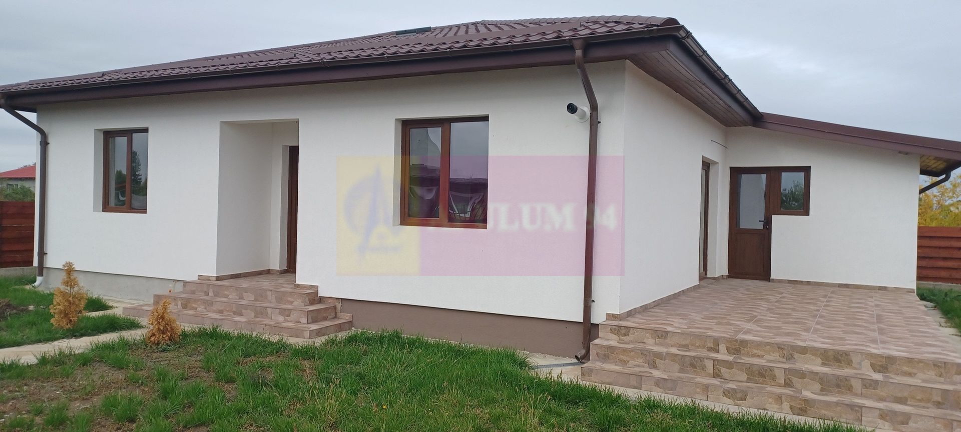 Săbăreni, casă nouă, 3 camere, 2 băi, bucătărie, terasă, pivniță