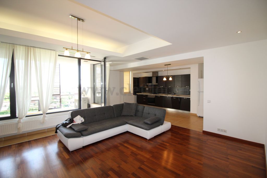 Apartament cu 3 camere de închiriat în zona Pipera