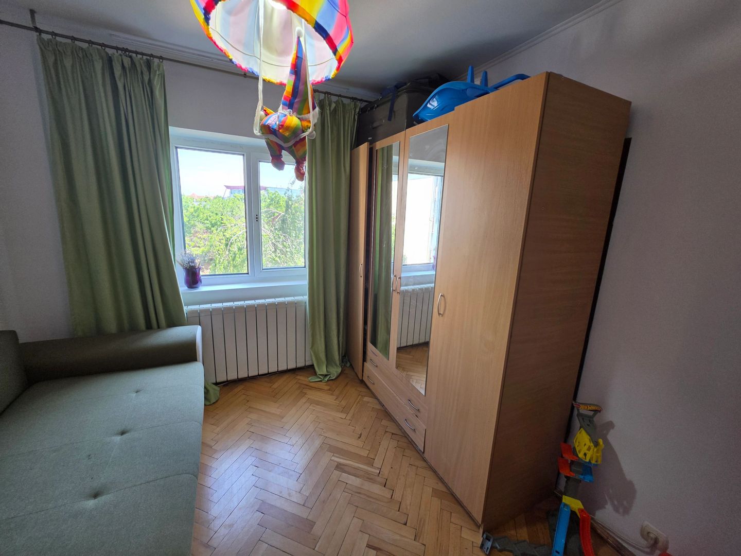 Vand apartament cu 4 camere aproape de centru - imaginea 15